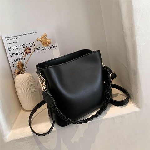 One-shoulder Crossbody Underarm Bucket Bag